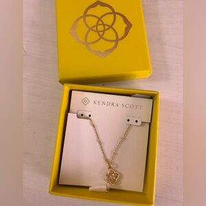 Kendra Scott necklace